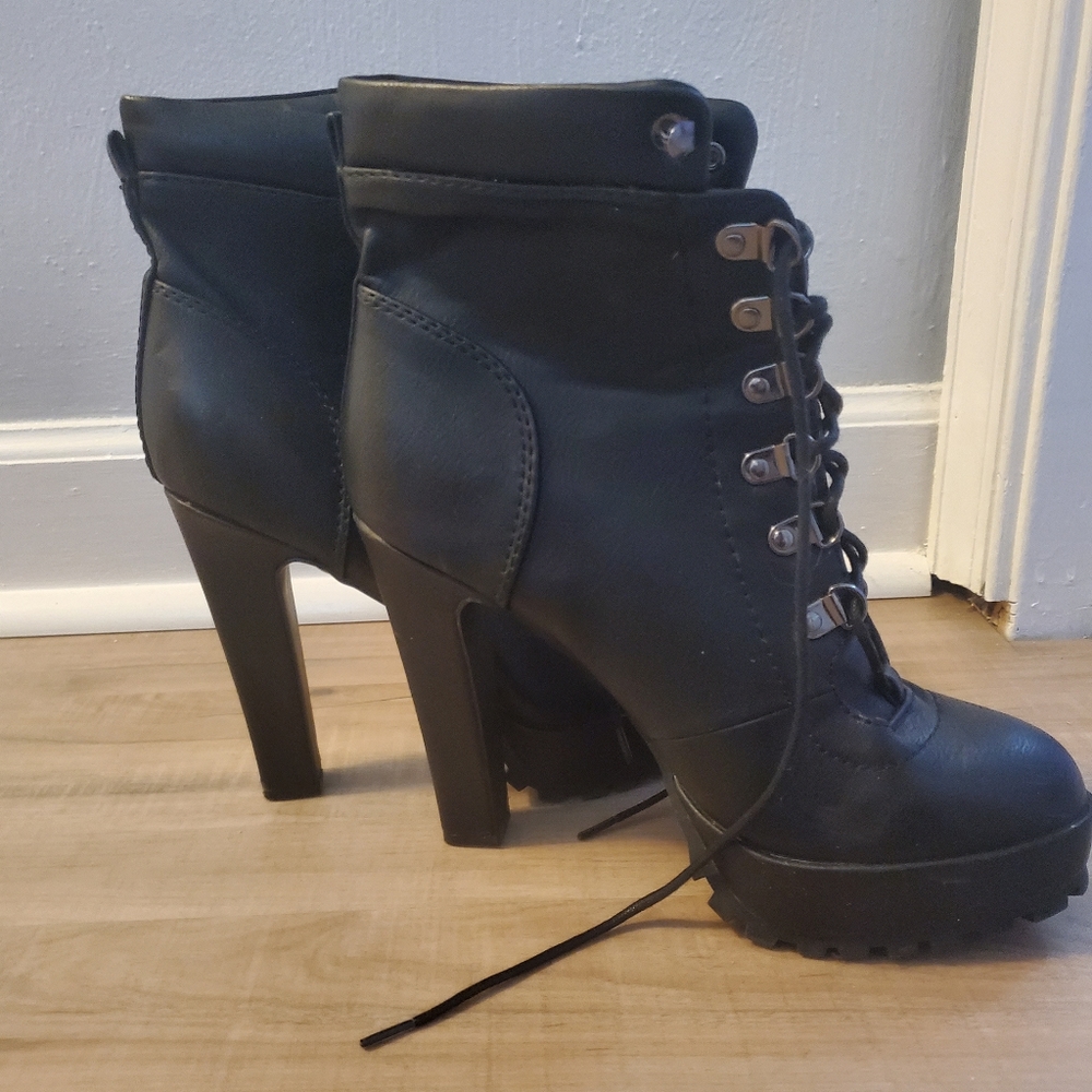 NWOT Just Fab heeled combat boots